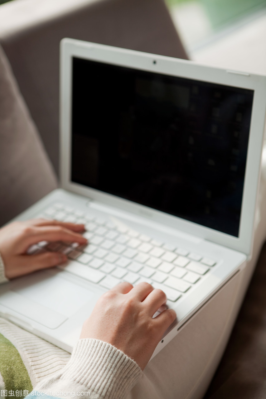 數字伴侶 一對夫妻如何借助筆記本電腦與輔助設備提升生活效率